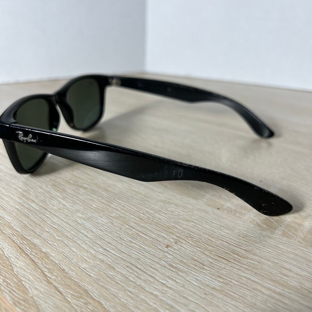 Ray-Ban RB2132 New Wayfarer 901 Sunglasses Black DAMAGED 55-18 Italy - Picture 10 of 16